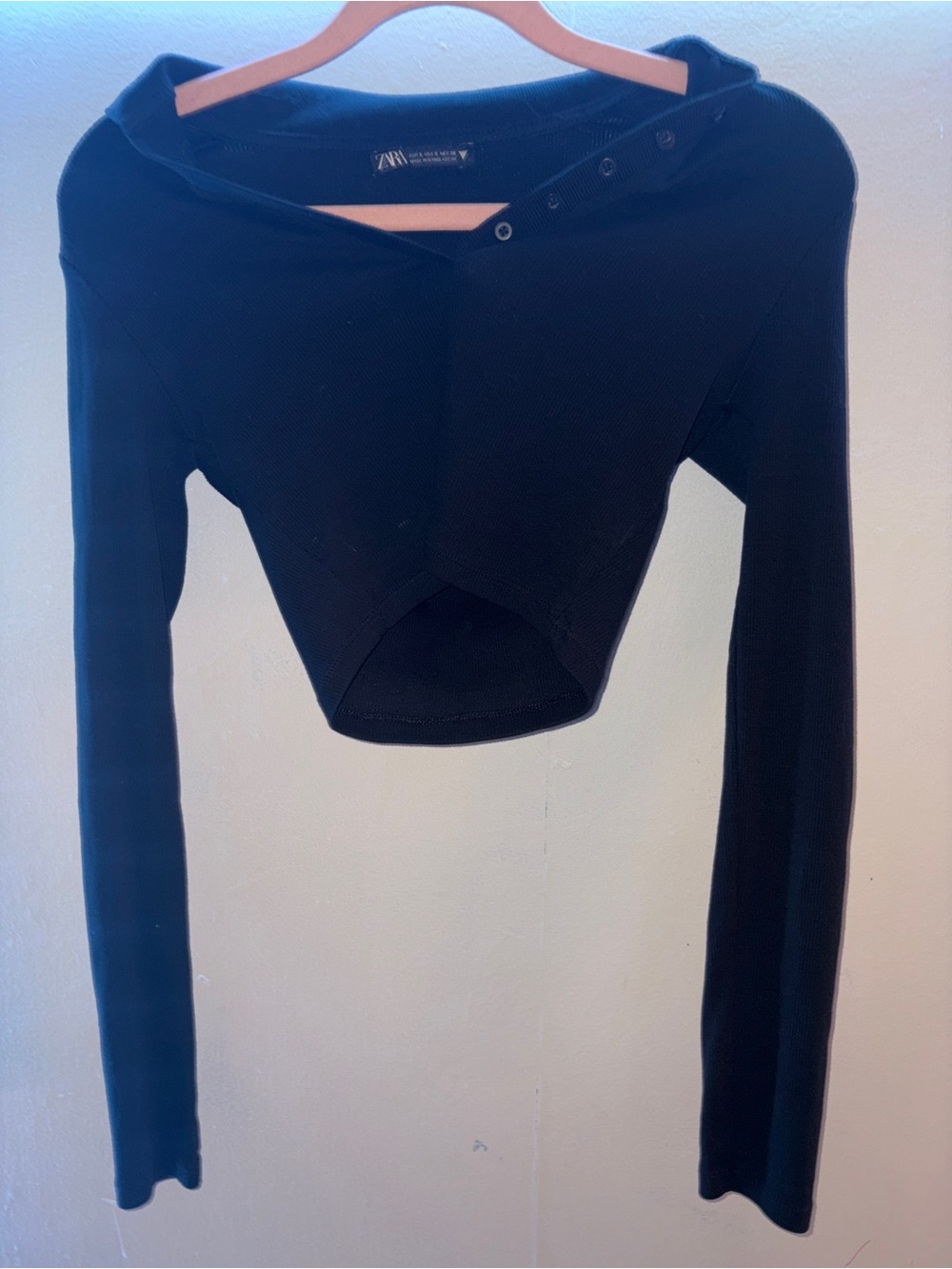 Zara Black Long-Sleeve Cropped Hoodie with Front Buttons